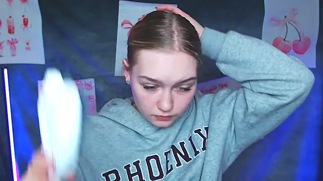 Snapshot of MademoiselleCl chatting on February 7, 7:23 am MademoiselleCl online show from February 7, 7:23 am