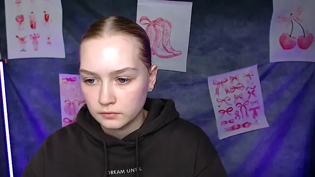 Snapshot of MademoiselleCl chatting on February 15, 1:20 pm MademoiselleCl online show from February 15, 1:20 pm