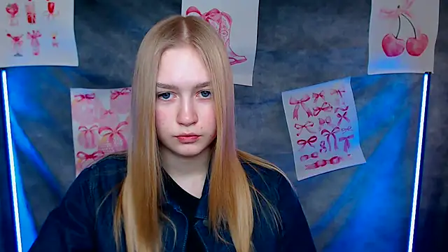 Snapshot of MademoiselleCl chatting on February 20, 1:33 pm MademoiselleCl online show from February 20, 1:33 pm