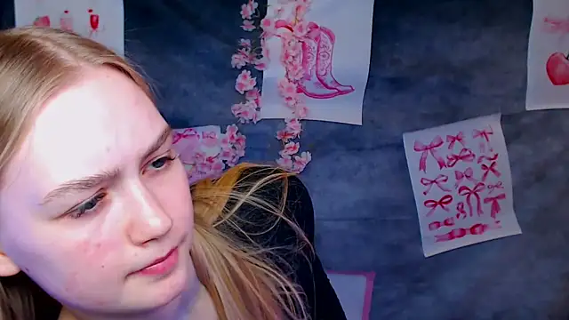 Snapshot of MademoiselleCl chatting on March 2, 1:29 pm MademoiselleCl online show from March 2, 1:29 pm