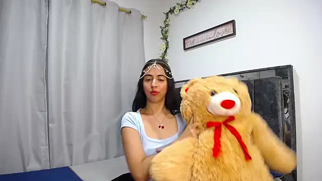 Snapshot of anna_alvarez chatting on May 14, 1:23 am anna alvarez online show from May 14, 1:23 am