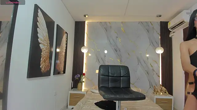 Snapshot of estephany_doll chatting on January 5, 2:30 pm estephany doll online show from January 5, 2:30 pm