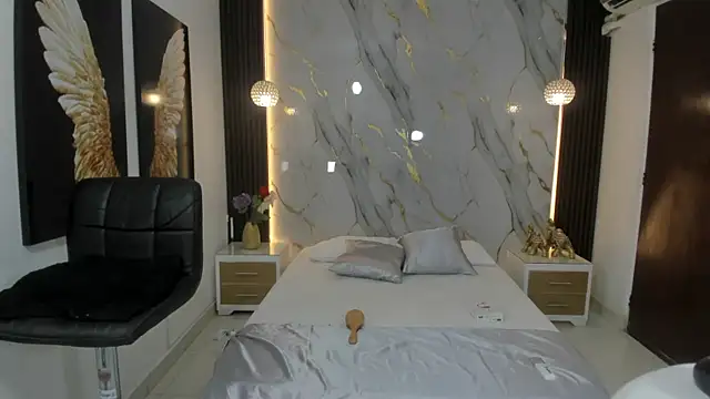 Snapshot of estephany_doll chatting on January 16, 2:41 pm estephany doll online show from January 16, 2:41 pm