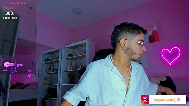 Ian Castillo  online show from March 11, 11:23 am