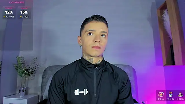 Snapshot of Ian_Castillo_ chatting on June 17, 11:12 am Ian Castillo online show from June 17, 11:12 am