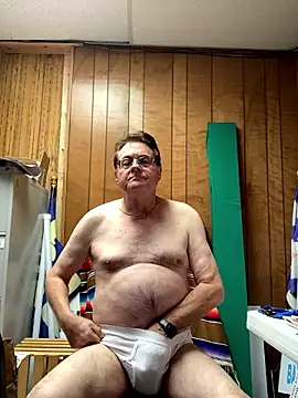 Snapshot of Tonybaloney1972 chatting on December 7, 9:44 pm Tonybaloney1972 online show from December 7, 9:44 pm