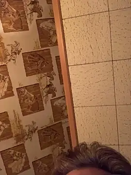 Snapshot of Tonybaloney1972 chatting on November 5, 3:39 am Tonybaloney1972 online show from November 5, 3:39 am