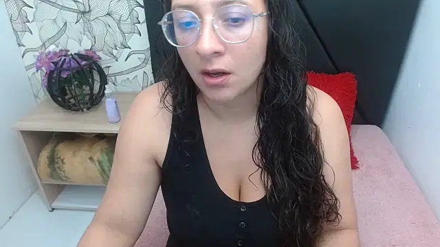 Snapshot of sarax_ximena chatting on May 15, 5:47 am sarax ximena online show from May 15, 5:47 am