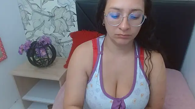 Snapshot of sarax_ximena chatting on June 18, 6:57 am sarax ximena online show from June 18, 6:57 am