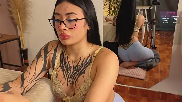 aprildreams19 online show from April 12, 12:54 pm