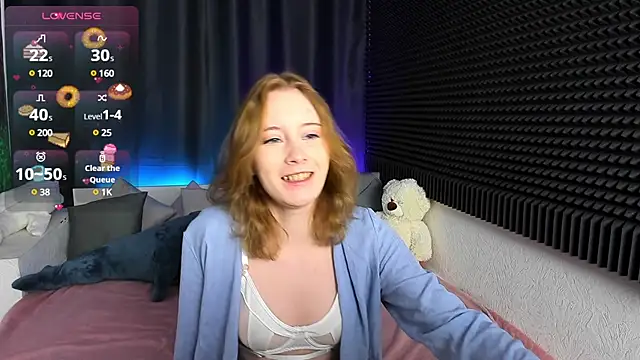 Snapshot of MonicaPerryy chatting on December 18, 9:18 pm MonicaPerryy online show from December 18, 9:18 pm