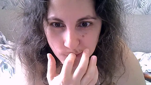 ShelaDiass online show from March 27, 5:24 am