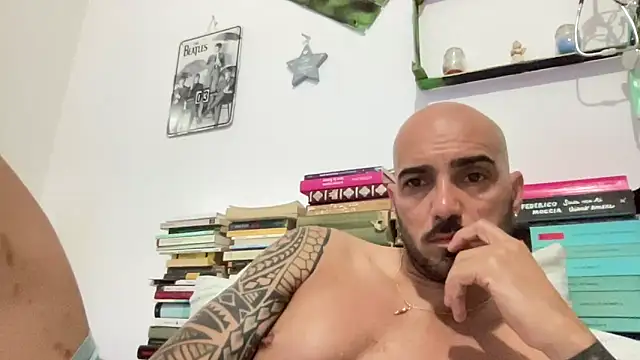 Snapshot of alessandromori91 chatting on June 22, 9:01 pm alessandromori91 online show from June 22, 9:01 pm