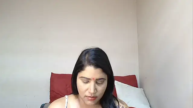 Snapshot of XIndianintimacy chatting on January 5, 7:28 pm XIndianintimacy online show from January 5, 7:28 pm