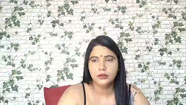 Snapshot of XIndianintimacy chatting on February 5, 10:01 pm XIndianintimacy online show from February 5, 10:01 pm