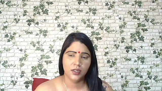 Snapshot of XIndianintimacy chatting on February 10, 8:31 pm XIndianintimacy online show from February 10, 8:31 pm