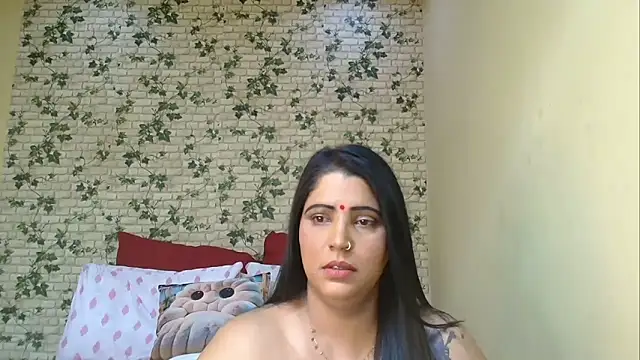 Snapshot of XIndianintimacy chatting on June 1, 9:38 pm XIndianintimacy online show from June 1, 9:38 pm
