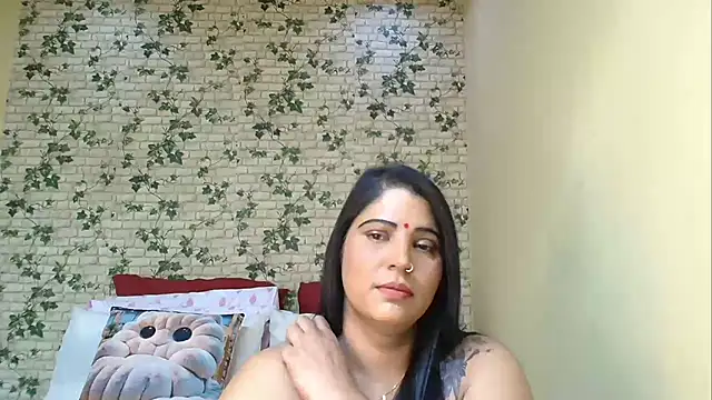 Snapshot of XIndianintimacy chatting on June 6, 6:56 pm XIndianintimacy online show from June 6, 6:56 pm