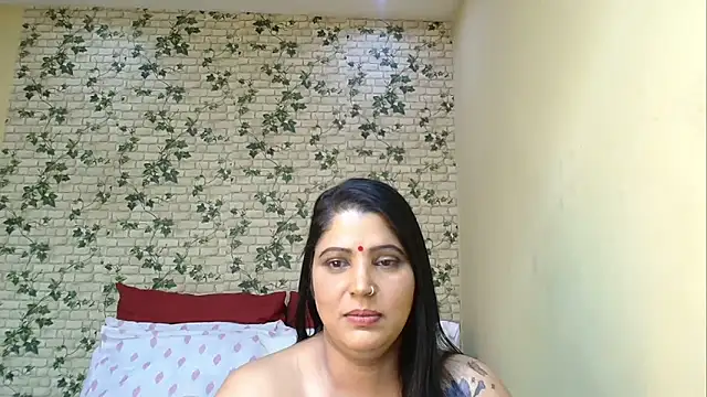 Snapshot of XIndianintimacy chatting on June 11, 1:49 am XIndianintimacy online show from June 11, 1:49 am