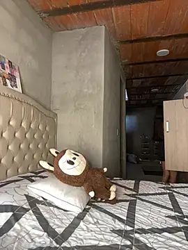 MollySanders    online show from January 18, 9:07 pm