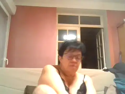 Vandeae44 online show from December 15, 8:25 pm