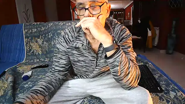 maduroguapo online show from March 18, 9:43 pm