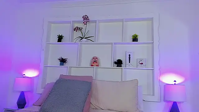 Jenifer Diaz online show from March 21, 3:15 pm