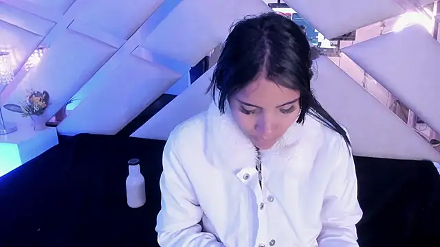 sophie pariss online show from December 5, 3:37 am