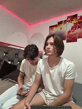 Alex and Fabian online show from March 8, 4:38 am