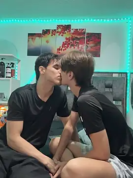 Alex and Fabian online show from April 18, 2:37 am