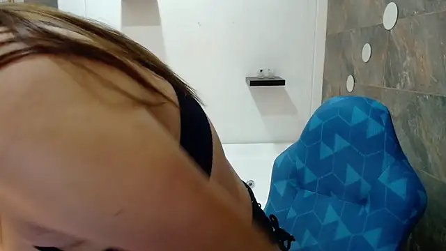 Heidy Wells online show from March 1, 12:18 pm