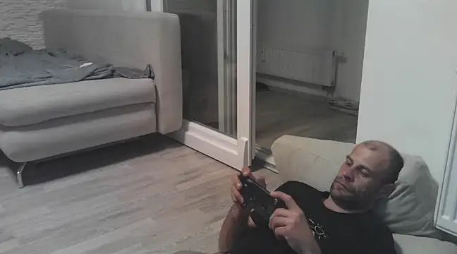 Snapshot of Zbochunec chatting on March 7, 8:44 pm Zbochunec online show from March 7, 8:44 pm