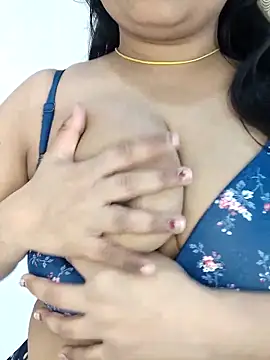 Snapshot of cute_riya0 chatting on February 21, 6:07 am cute riya0 online show from February 21, 6:07 am