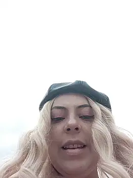 madelaine- online show from February 17, 5:41 pm