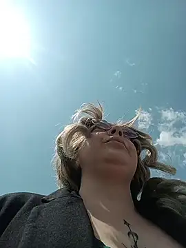 madelaine- online show from February 27, 6:30 pm