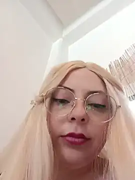 madelaine- online show from March 11, 5:19 pm