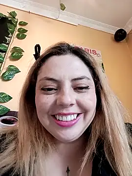 Snapshot of madelaine- chatting on April 30, 8:57 pm madelaine- online show from April 30, 8:57 pm