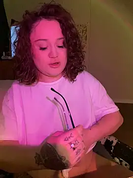 DaisyBooom online show from March 2, 7:02 pm