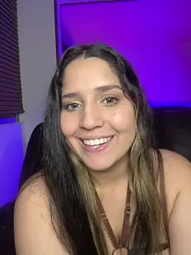 Snapshot of valentina_jonnes1 chatting on March 7, 7:41 am valentina jonnes1 online show from March 7, 7:41 am