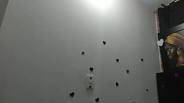 Snapshot of Evaaross_2345 chatting on April 28, 12:54 pm Evaaross 2345 online show from April 28, 12:54 pm