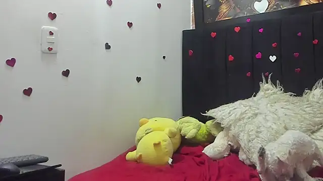 Snapshot of Evaaross_2345 chatting on May 10, 12:21 pm Evaaross 2345 online show from May 10, 12:21 pm