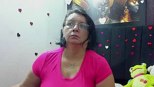 Snapshot of Evaaross_2345 chatting on May 24, 1:38 pm Evaaross 2345 online show from May 24, 1:38 pm