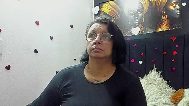 Snapshot of Evaaross_2345 chatting on May 29, 2:26 pm Evaaross 2345 online show from May 29, 2:26 pm