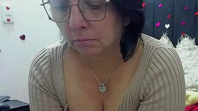 Snapshot of Evaaross_2345 chatting on May 30, 1:19 pm Evaaross 2345 online show from May 30, 1:19 pm
