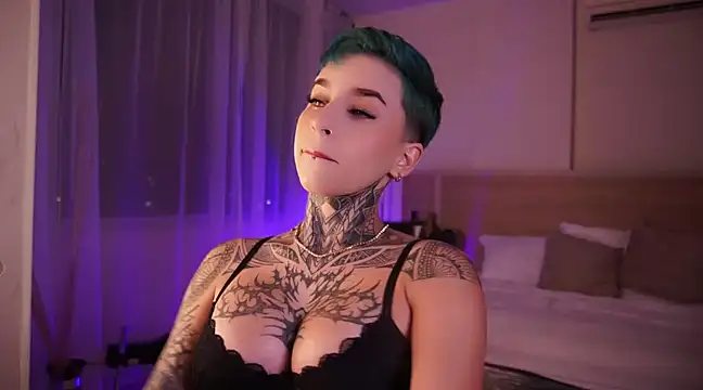 AliceShazaham  online show from December 3, 5:42 am