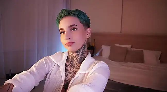 AliceShazaham  online show from December 4, 5:16 am