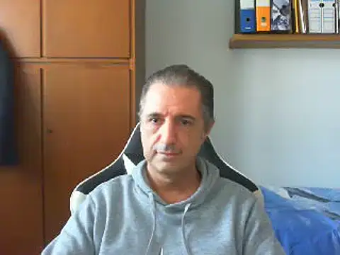 Snapshot of lliuk70mi chatting on December 29, 1:06 pm lliuk70mi online show from December 29, 1:06 pm