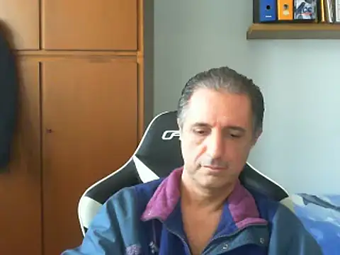 Snapshot of lliuk70mi chatting on January 29, 1:49 pm lliuk70mi online show from January 29, 1:49 pm