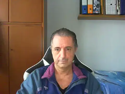 Snapshot of lliuk70mi chatting on February 8, 1:54 pm lliuk70mi online show from February 8, 1:54 pm