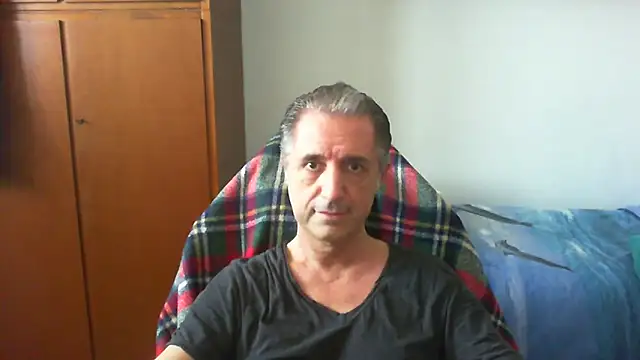 lliuk70mi online show from April 8, 3:12 pm